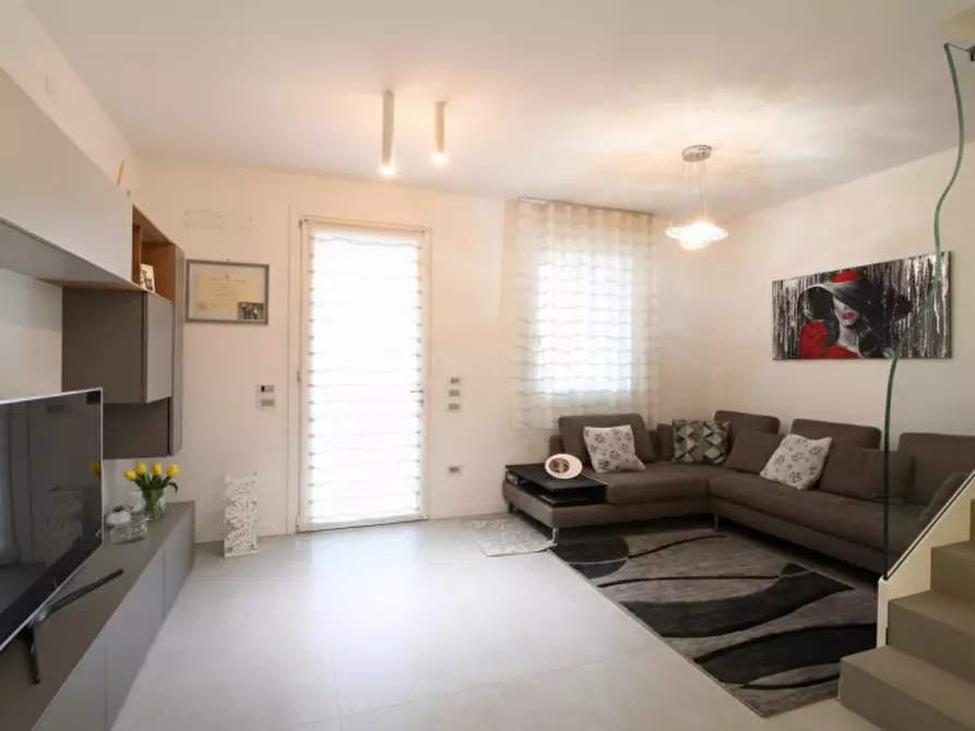 Immagine 9 di Casa bifamiliare in vendita  in via Savellon Molini 40 a Monselice