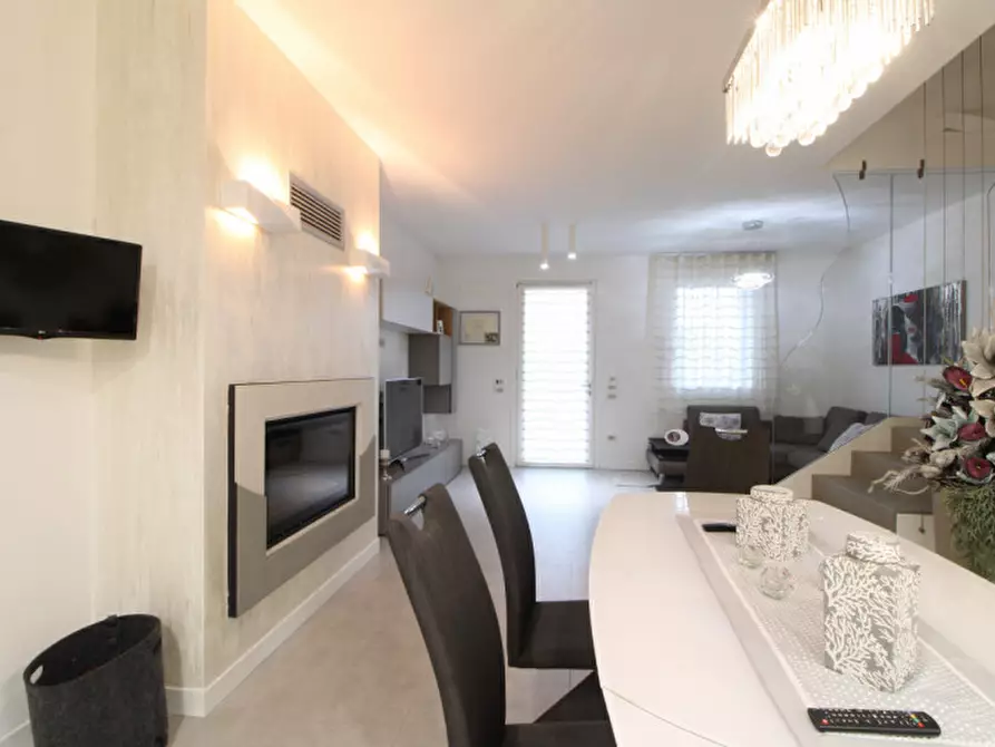 Immagine 10 di Casa bifamiliare in vendita  in via Savellon Molini 40 a Monselice