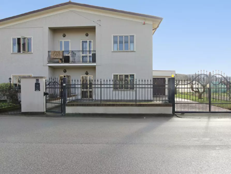 Immagine 1 di Casa bifamiliare in vendita  in Via Savellon 45 a Pernumia