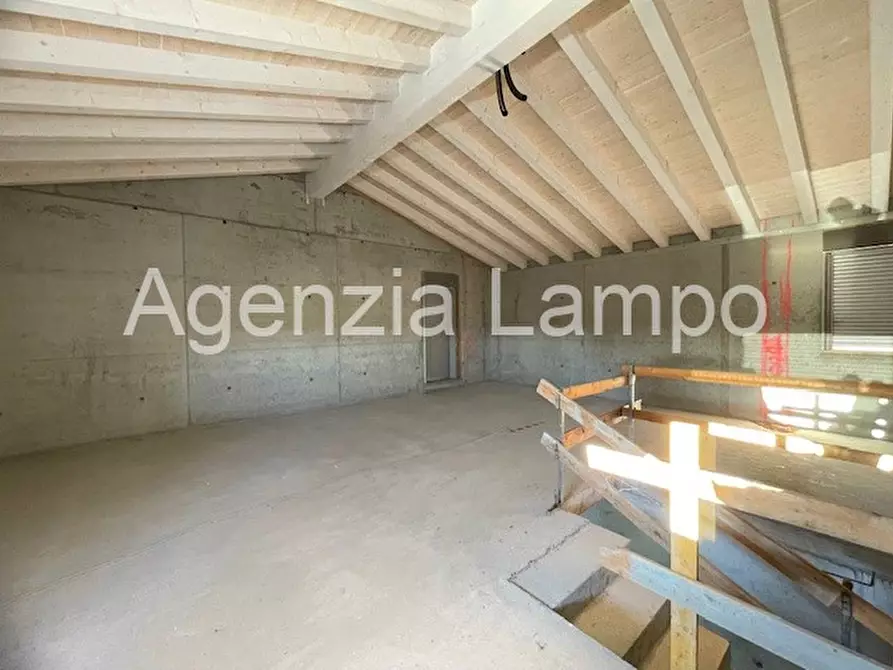 Immagine 9 di Casa bifamiliare in vendita  in Via Roma a Pravisdomini