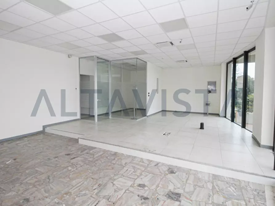 Immagine 3 di Negozio in affitto  in Via Napoleonica a Mazzano