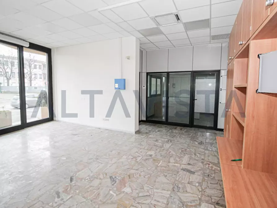 Immagine 6 di Negozio in affitto  in Via Napoleonica a Mazzano