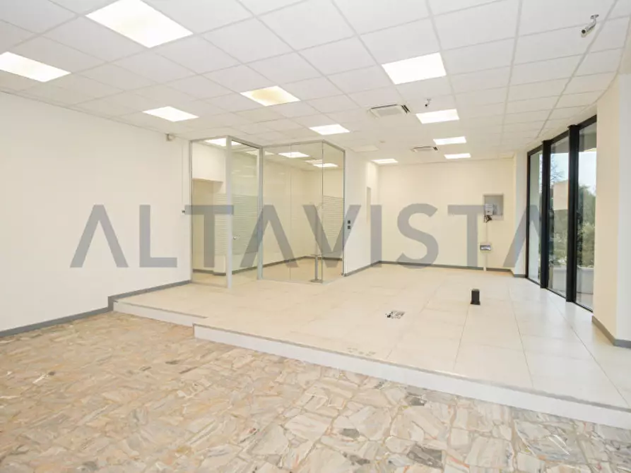 Immagine 8 di Negozio in affitto  in Via Napoleonica a Mazzano