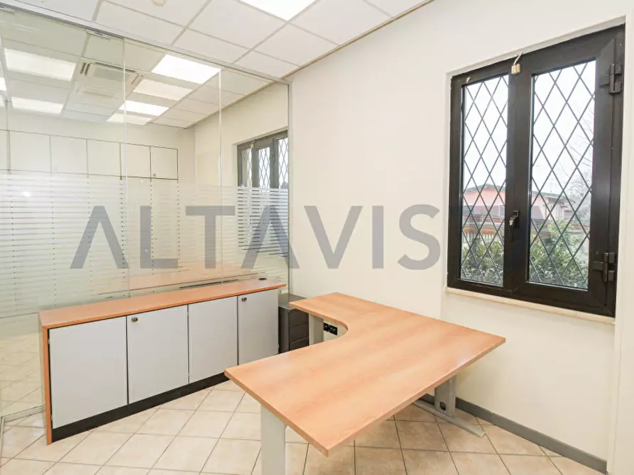 Immagine 14 di Negozio in affitto  in Via Napoleonica a Mazzano