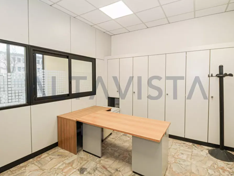 Immagine 10 di Negozio in affitto  in Via San Vito a Bedizzole