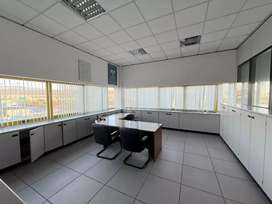 Immagine 12 di Ufficio in affitto  in Via Della Madonnina a Montebelluna