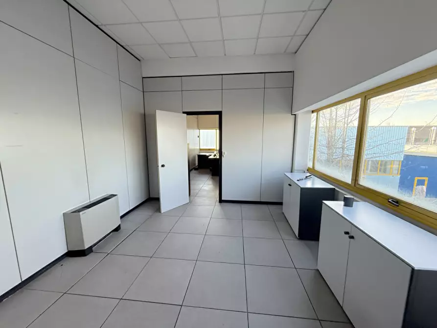 Immagine 15 di Ufficio in affitto  in Via Della Madonnina a Montebelluna