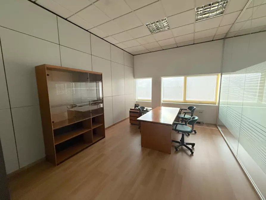 Immagine 20 di Ufficio in affitto  in Via Della Madonnina a Montebelluna