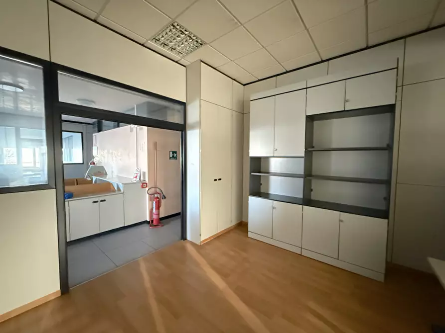 Immagine 21 di Ufficio in affitto  in Via Della Madonnina a Montebelluna