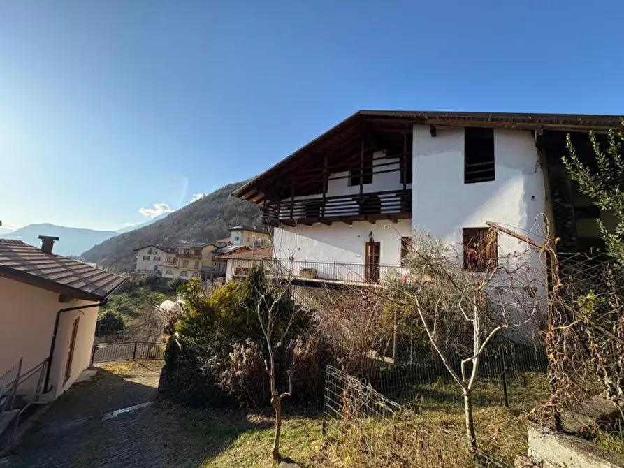 Immagine 1 di Casa trifamiliare in vendita  in via san giorgio 6 a Giovo