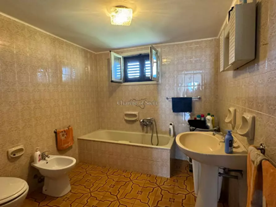 Immagine 33 di Casa indipendente in vendita  a Modica