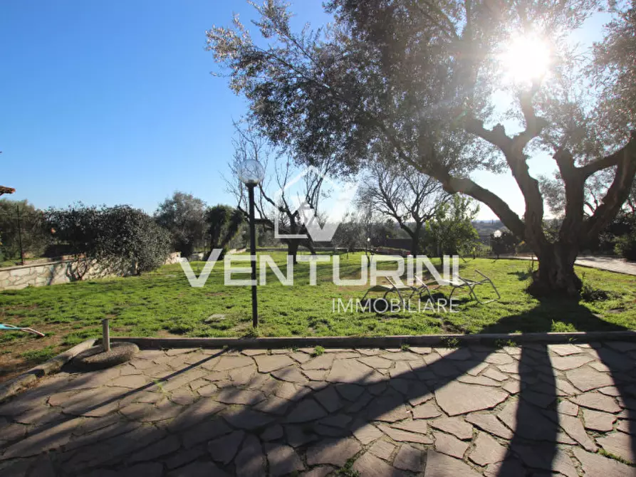 Immagine 26 di Villa in vendita  in Via Sacrofano Prima Porta a Roma