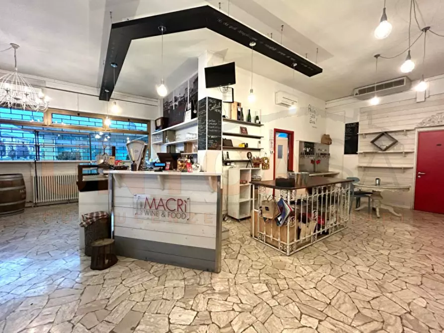 Immagine 1 di Negozio in affitto  a Montegalda