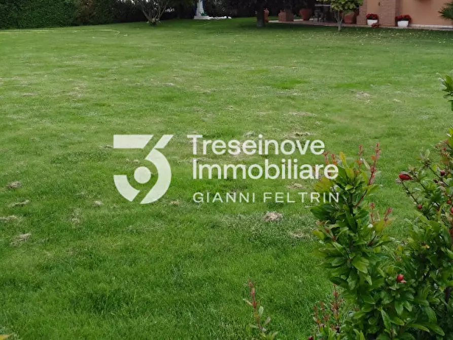 Immagine 1 di Terreno in vendita  in Via San Luca a Paese