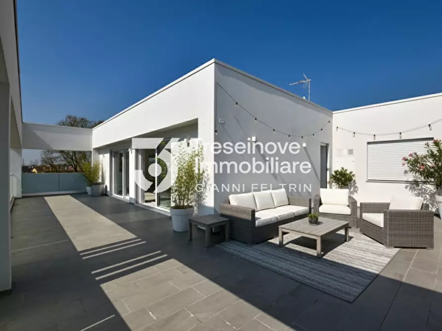 Immagine 1 di Attico in vendita  in Via San Pio X a Paese