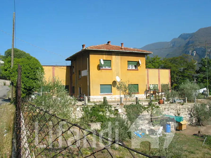 Immagine 12 di Rustico / casale in vendita  a Rivoli Veronese