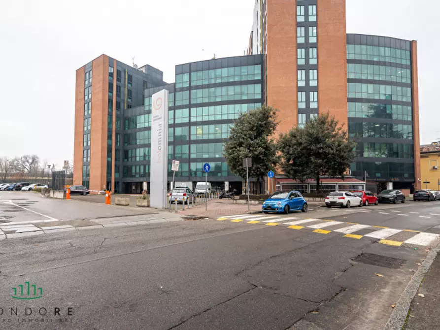 Immagine 10 di Ufficio in vendita  in VIA GUELFA a Bologna