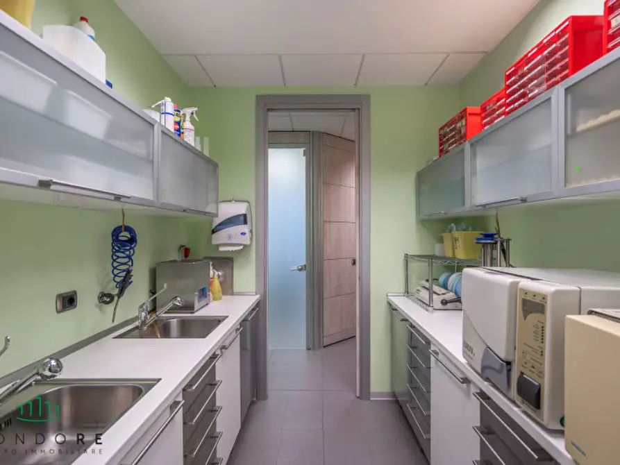 Immagine 34 di Ufficio in vendita  in VIA GUELFA a Bologna