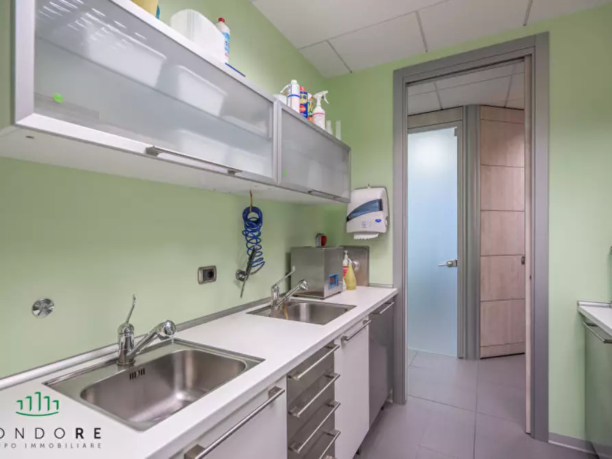 Immagine 35 di Ufficio in vendita  in VIA GUELFA a Bologna