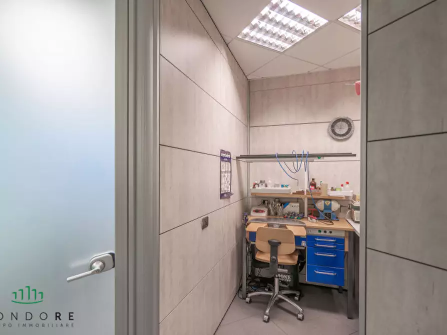 Immagine 37 di Ufficio in vendita  in VIA GUELFA a Bologna