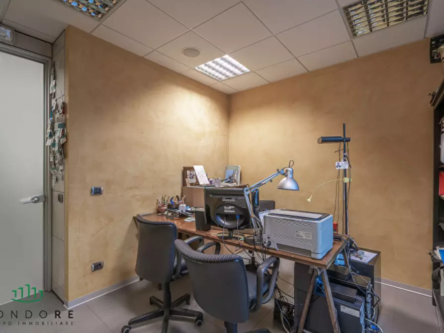 Immagine 45 di Ufficio in vendita  in VIA GUELFA a Bologna