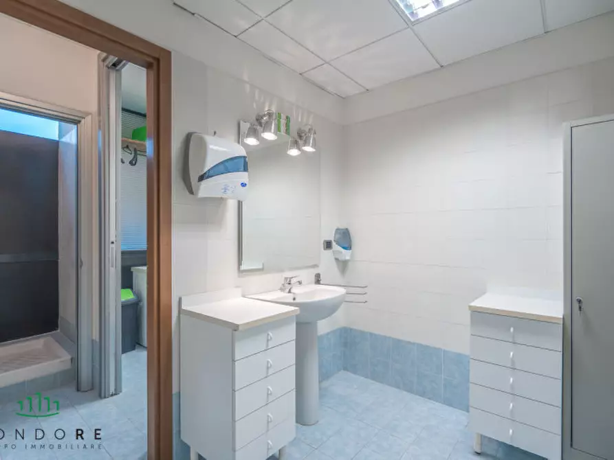 Immagine 53 di Ufficio in vendita  in VIA GUELFA a Bologna