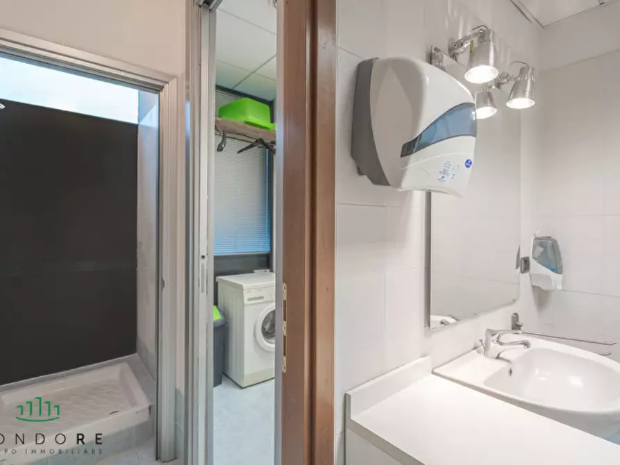 Immagine 54 di Ufficio in vendita  in VIA GUELFA a Bologna