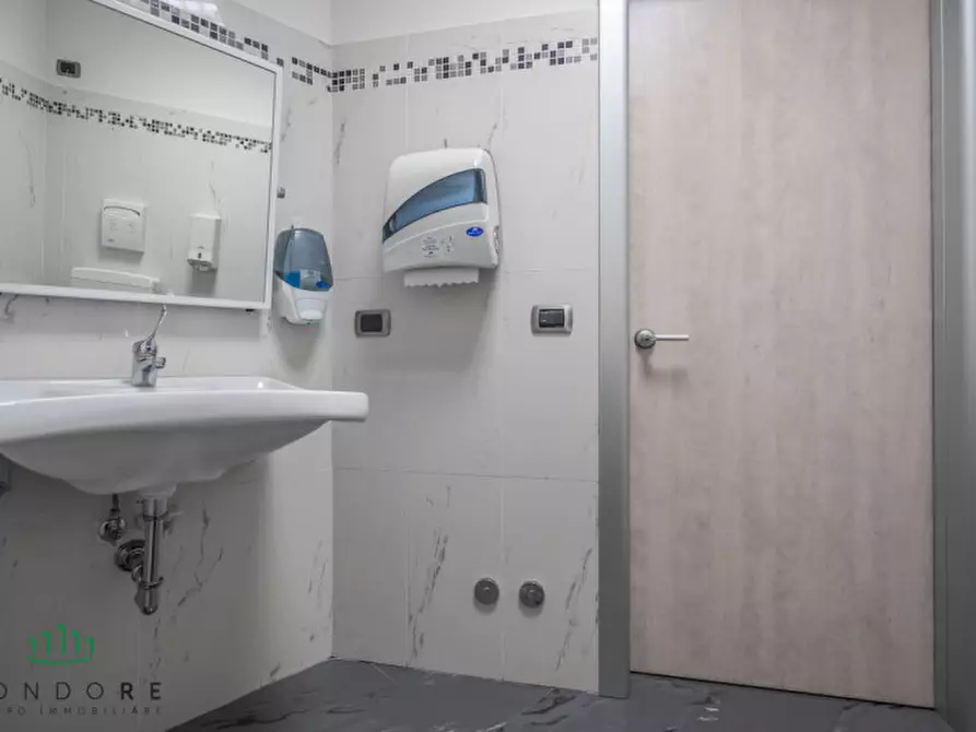 Immagine 59 di Ufficio in vendita  in VIA GUELFA a Bologna