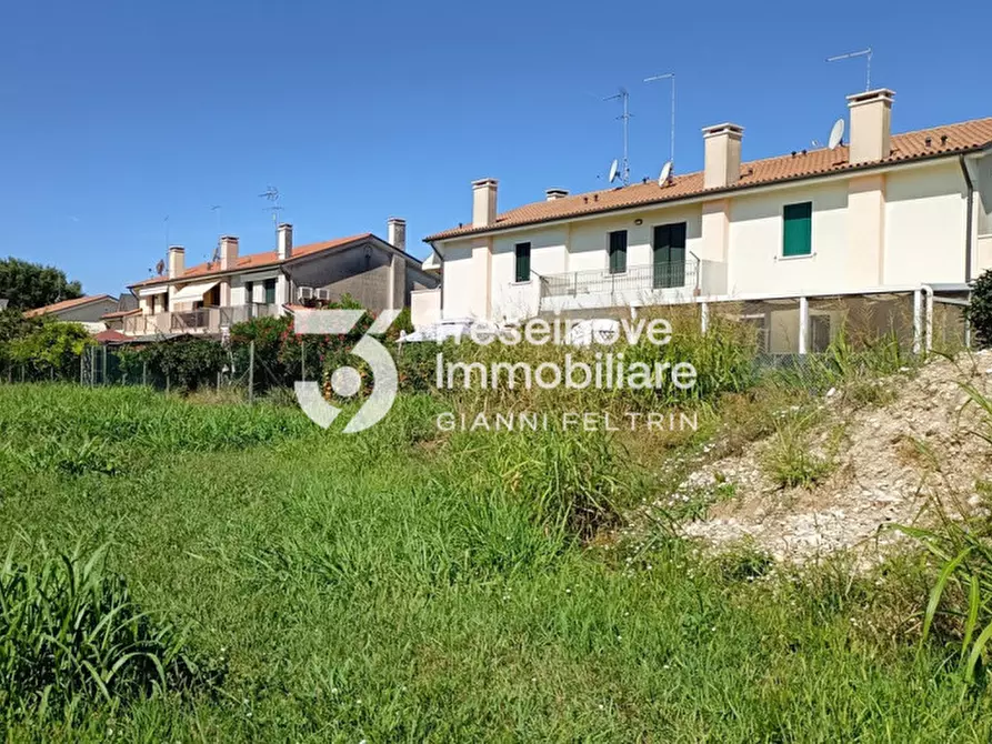 Immagine 3 di Terreno in vendita  in Via Ortigara a Paese