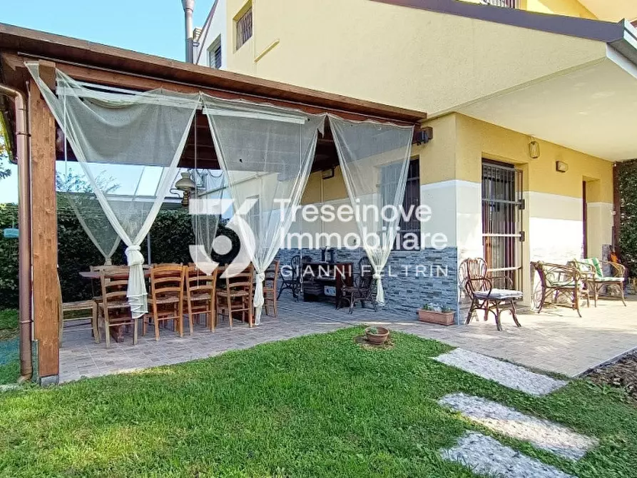 Immagine 1 di Villetta a schiera in vendita  in Viale Biasuzzi a Paese