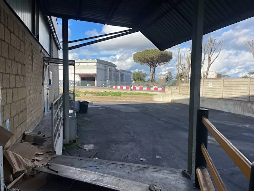 Immagine 7 di Capannone industriale in affitto  in Via Monte D'Oro a Pomezia