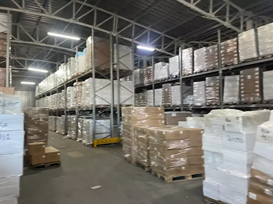 Immagine 9 di Capannone industriale in affitto  in Via Monte D'Oro a Pomezia