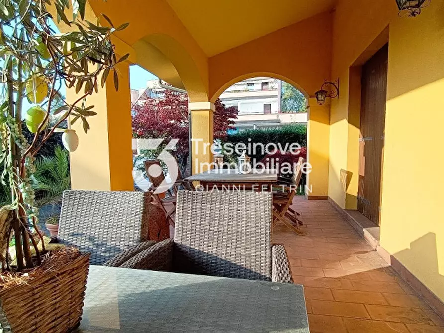 Immagine 1 di Casa indipendente in vendita  in Via Roma a Paese