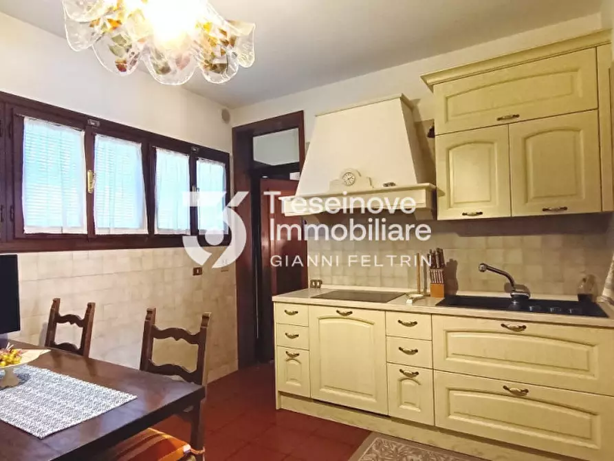 Immagine 10 di Casa indipendente in vendita  in Via Roma a Paese