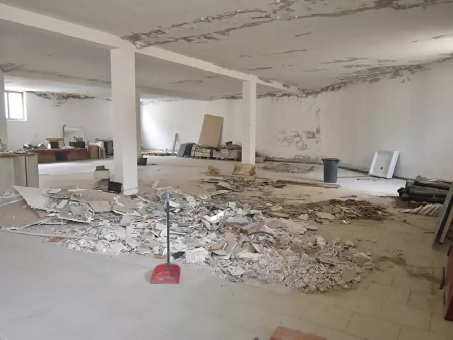 Immagine 9 di Garage in vendita  a Quartu Sant'elena