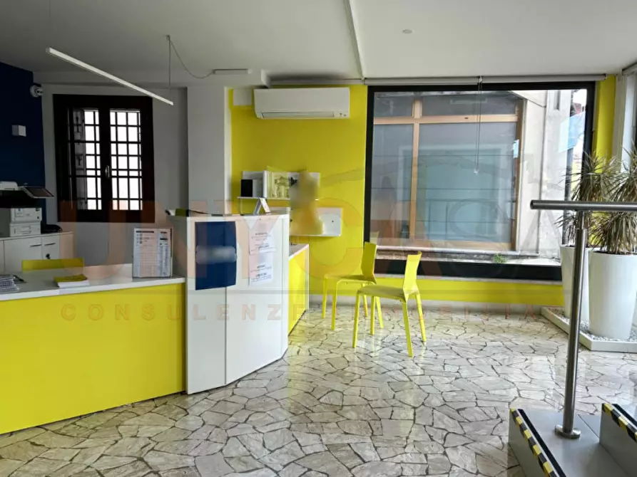 Immagine 2 di Negozio in affitto  in Via Roma a Montegalda