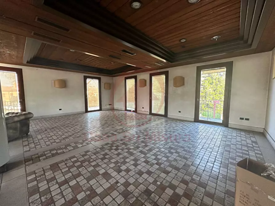 Immagine 5 di Negozio in vendita  in VIA RIGOTTI a Cadoneghe