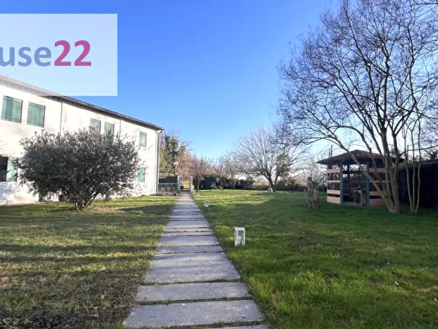 Immagine 1 di Villa in vendita  in strada caperse 133 a Vicenza