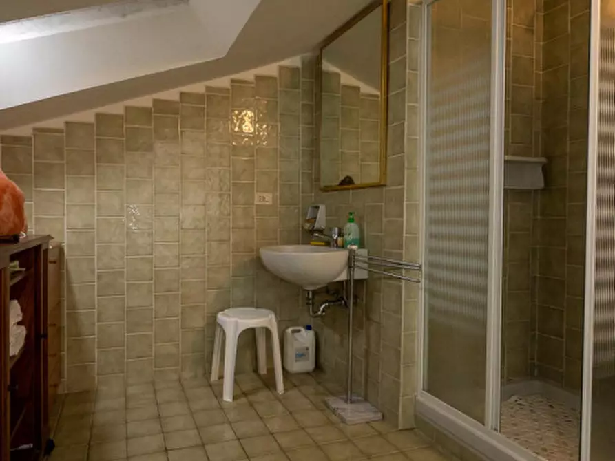 Immagine 21 di Casa trifamiliare in vendita  in via torre pellice a Roma