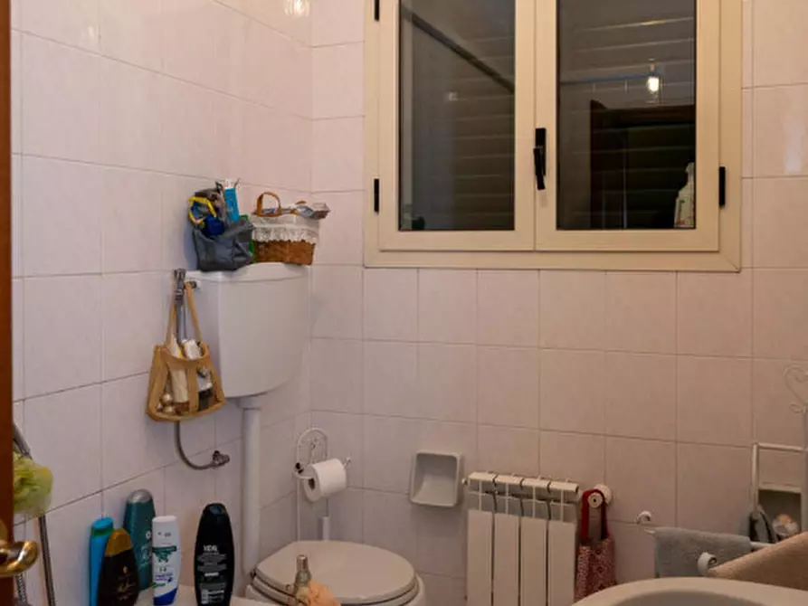 Immagine 28 di Casa trifamiliare in vendita  in via torre pellice a Roma