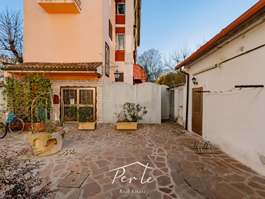 Immagine 17 di Appartamento in vendita  in via grioli 34 a Mantova