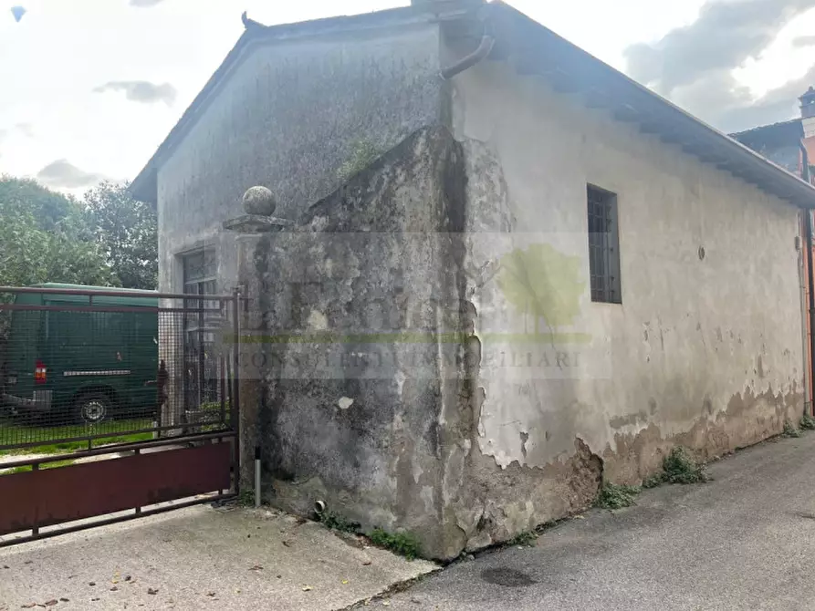 Immagine 1 di Magazzino in vendita  in Medole a Medole