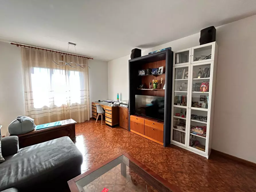 Immagine 15 di Casa trifamiliare in vendita  in Via Leopardi a Cormons