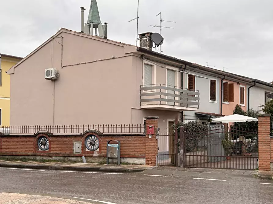 Immagine 26 di Villetta a schiera in vendita  in Via Chiesa a Vigasio