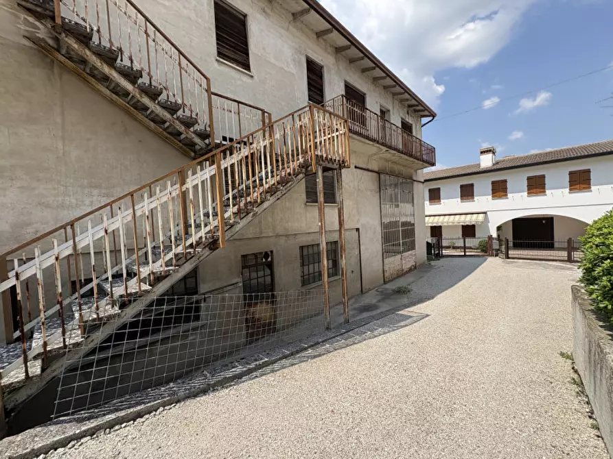 Immagine 9 di Palazzo in vendita  in Via Mirabello a Torreglia