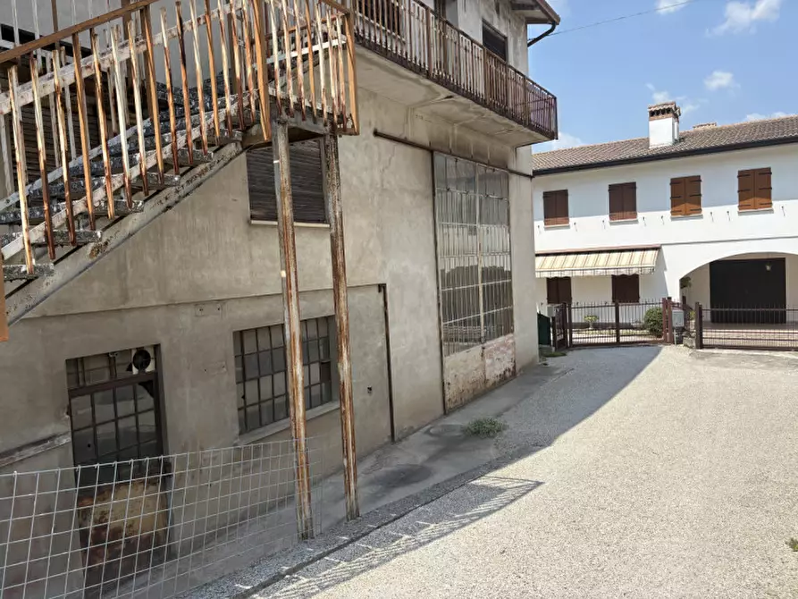Immagine 10 di Palazzo in vendita  in Via Mirabello a Torreglia