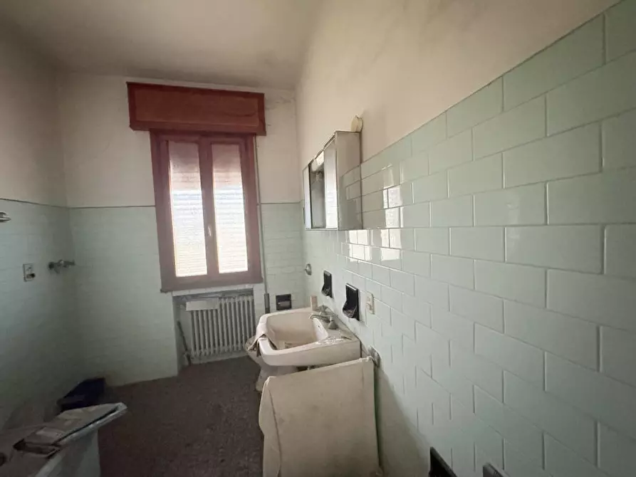 Immagine 23 di Palazzo in vendita  in Via Mirabello a Torreglia
