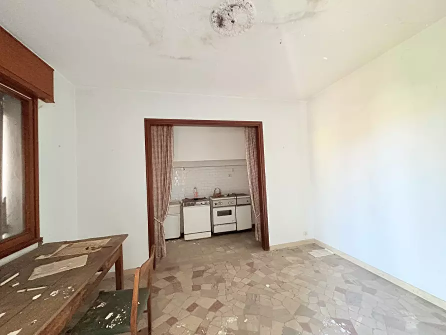 Immagine 24 di Palazzo in vendita  in Via Mirabello a Torreglia