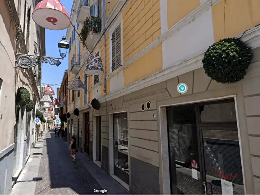 Immagine 1 di Negozio in vendita  in Borgo Giacomo Tommasini, 8 a Parma