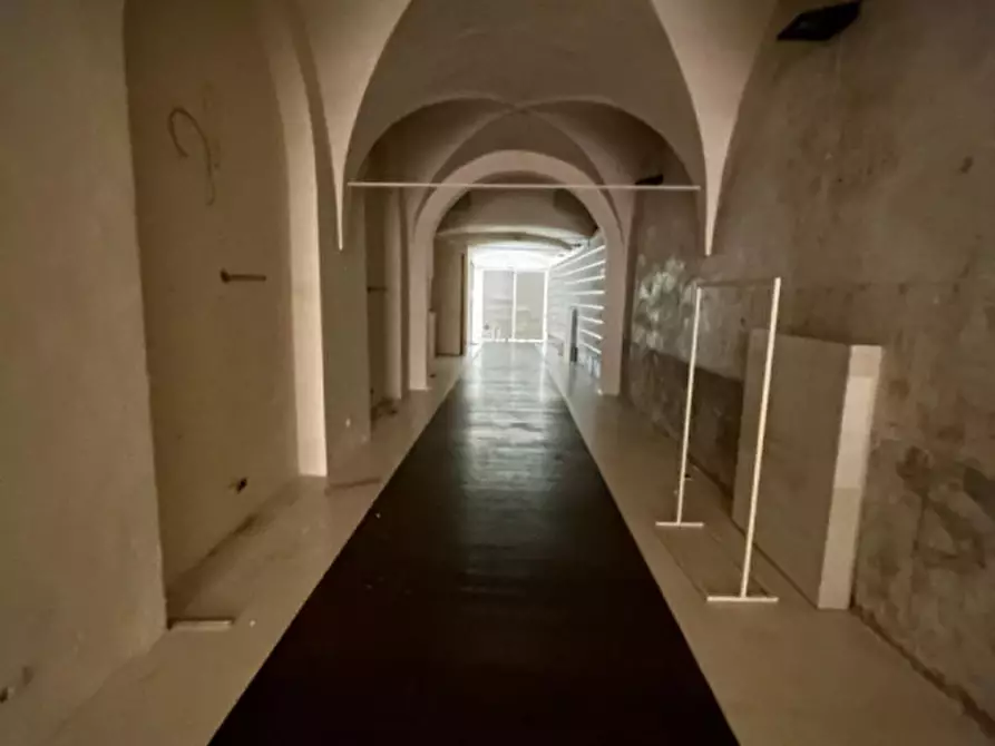 Immagine 9 di Negozio in vendita  in Borgo Giacomo Tommasini, 8 a Parma